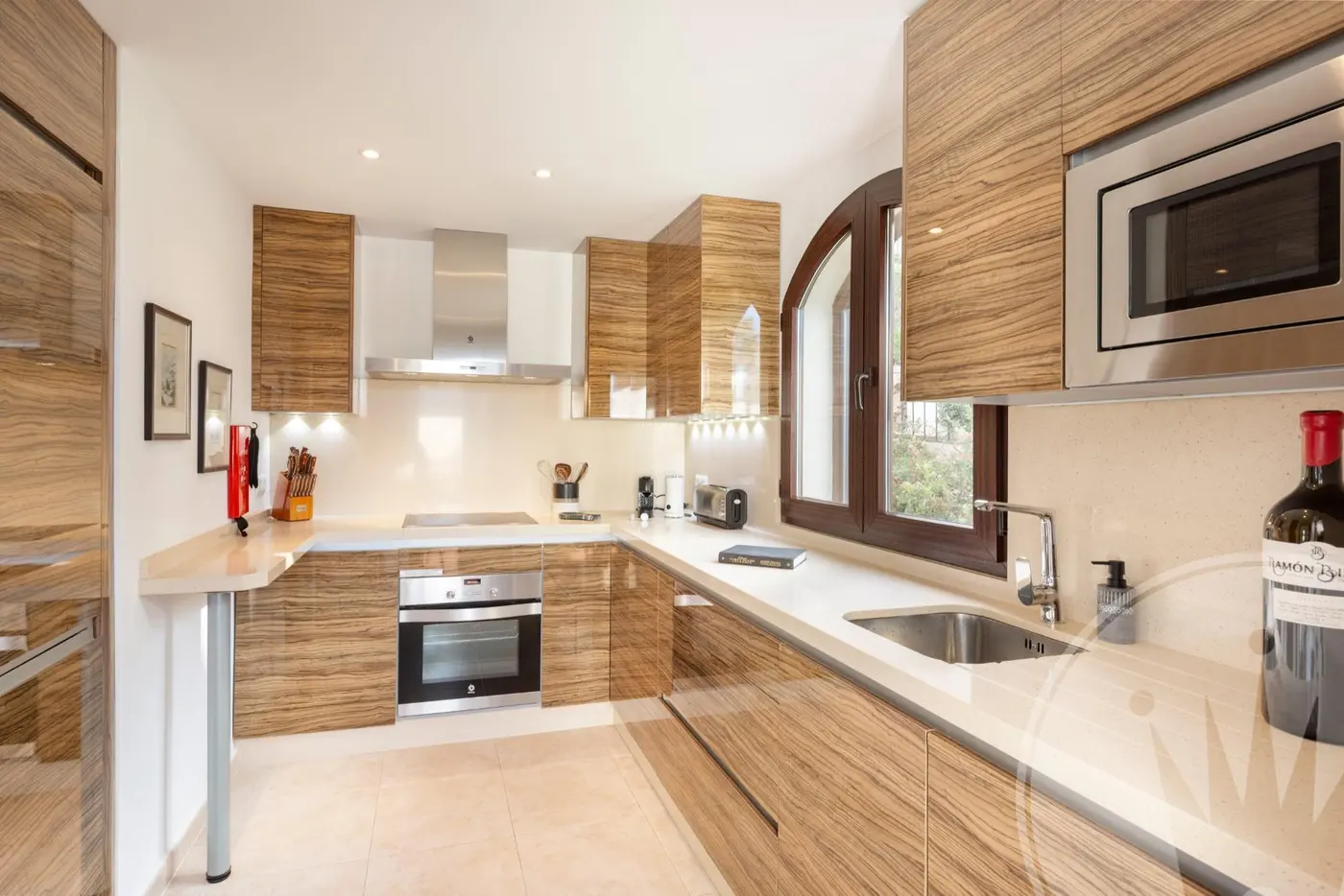 Los Altos 412 · property photograph 2