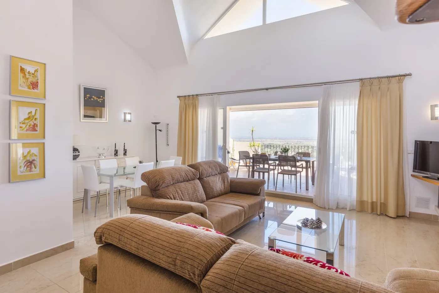 Los Olivos 32 · property photograph 2