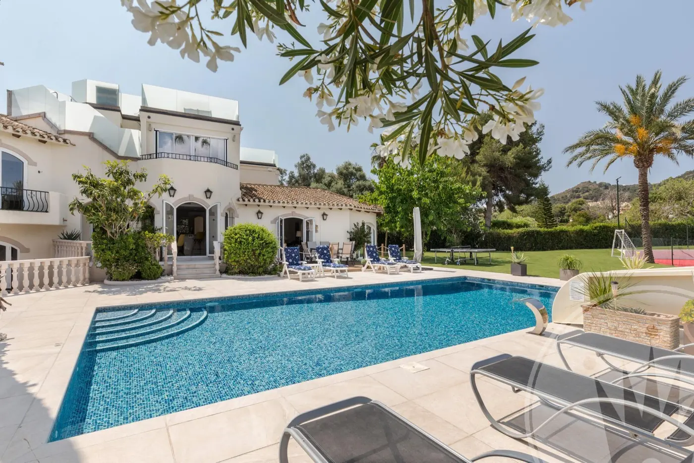 Villa 592 · property photograph 1
