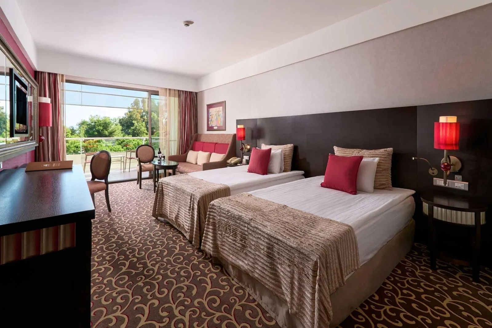 Cornelia Diamond · example Classic Room with twin beds