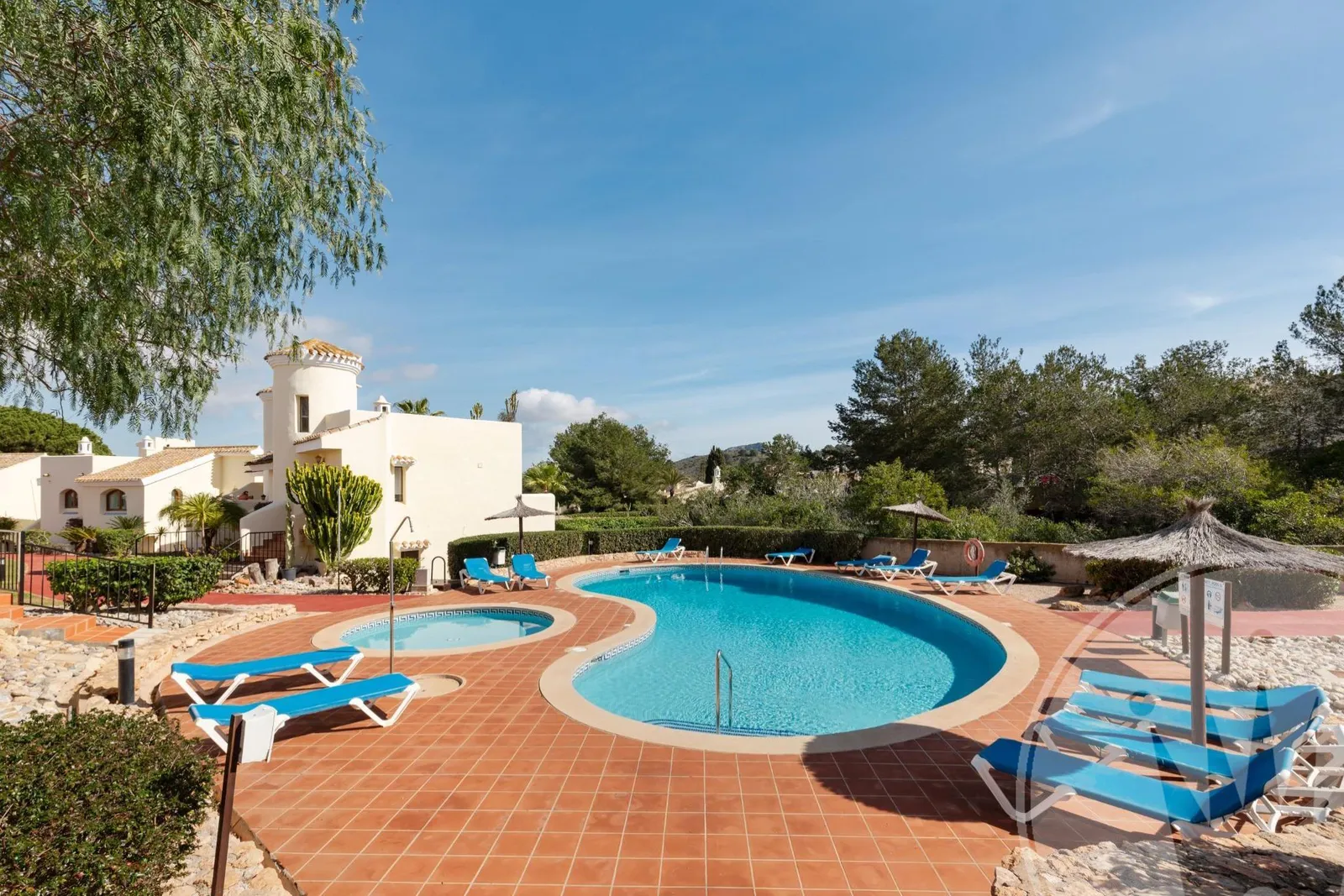 El Rancho 612 · property photograph 1